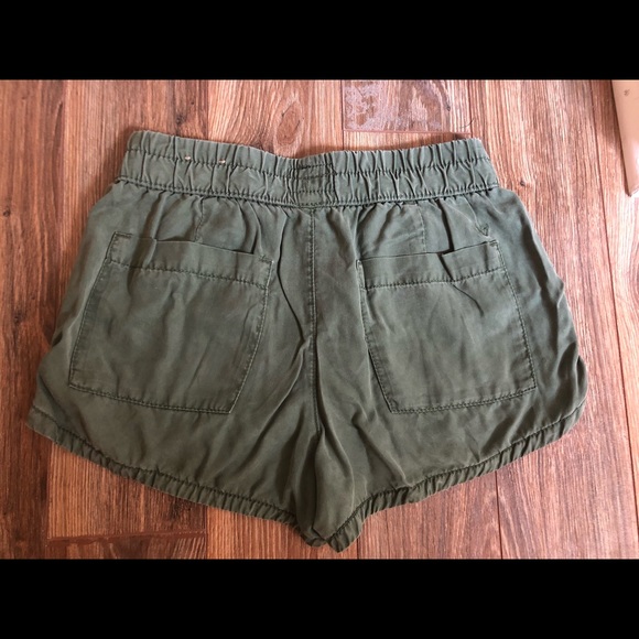 Shorts - Picture 2 of 3